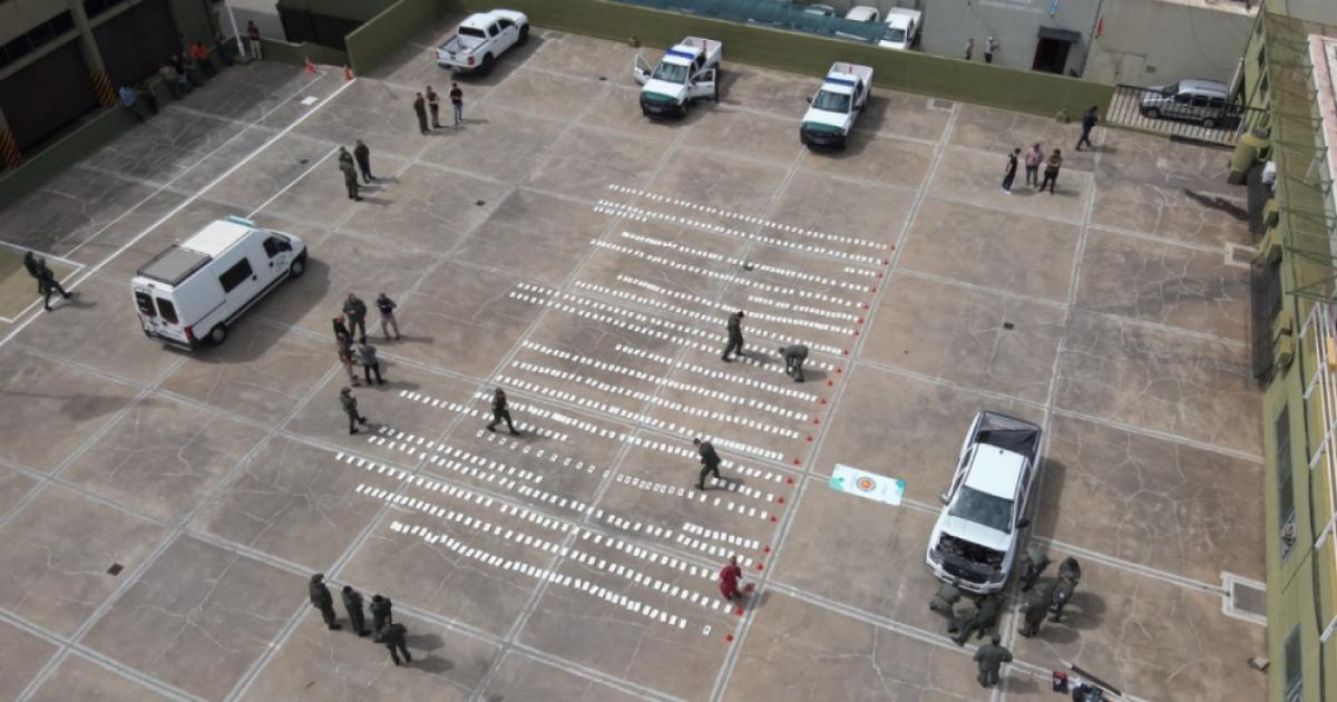 Detienen a liacuteder de una organizacioacuten narcocriminal dedicada al bombardeo aeacutereo de cocaiacutena en avionetas