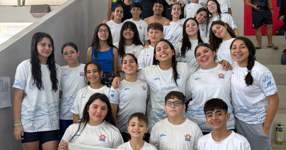Destacada actuacioacuten del equipo de natacioacuten de la Escuela Normal Manuel Belgrano en Torneo Regional Primavera 2025