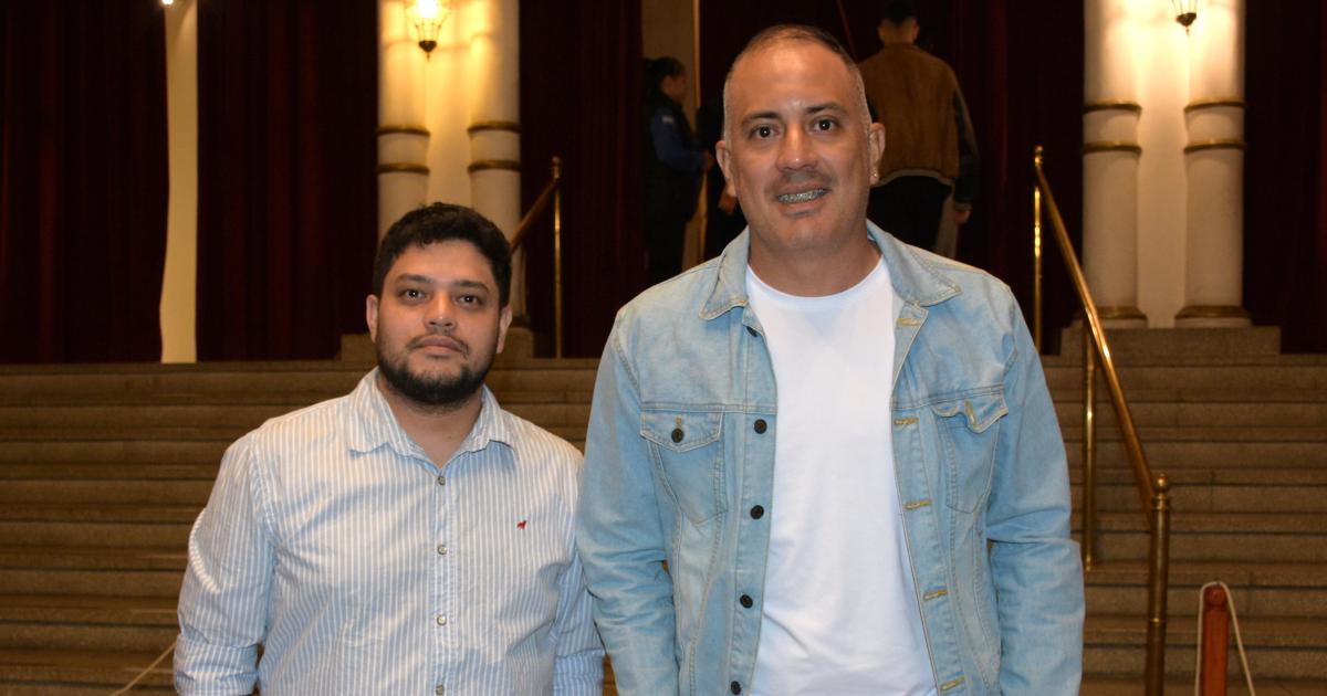 MASTER STROKE HIZO VIBRAR EL 25 DE MAYO