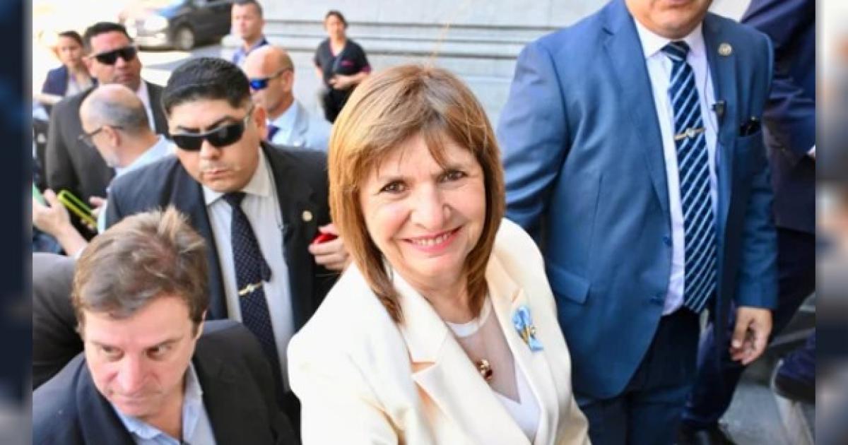 Bullrich en el ingreso al Senado FOTO NA- JUAN FOGLIA