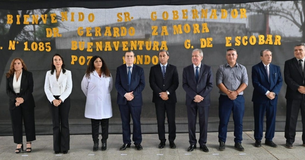 Pozo Hondo- el gobernador Zamora inauguroacute la refaccioacuten y ampliacioacuten de la Escuela ndeg 1085 y entregoacute viviendas sociales