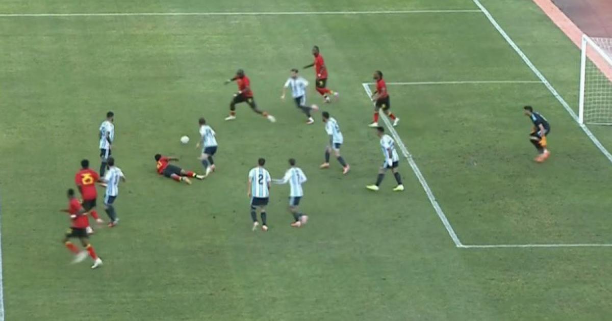 Argentina cerroacute el antildeo con triunfo- 2-0 a Angola con goles de Messi y Lautaro