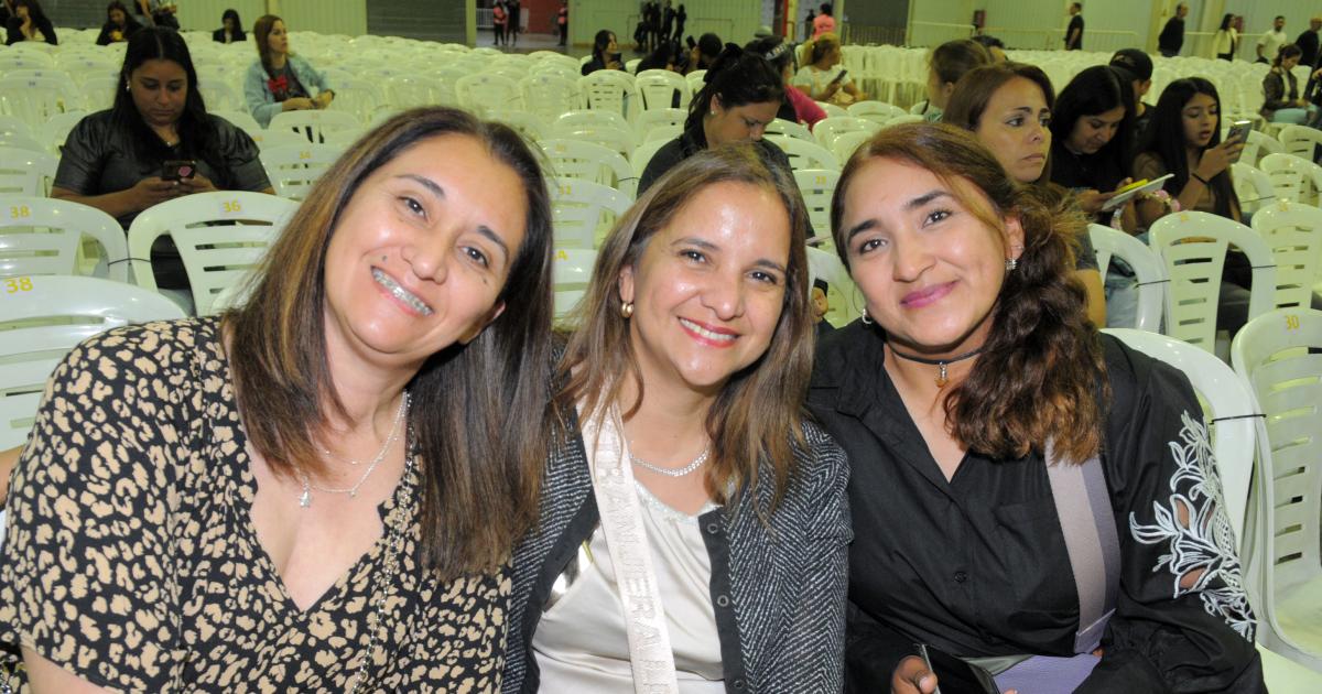 ABEL PINTOS DELEITOacute A LOS SANTIAGUENtildeOS