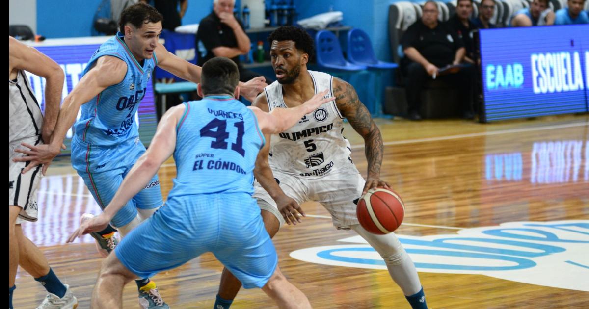 ESTRENO Dennis McKinney hizo su debut el pasado viernes en lo que fue la derrota ante Ober Tenis Club