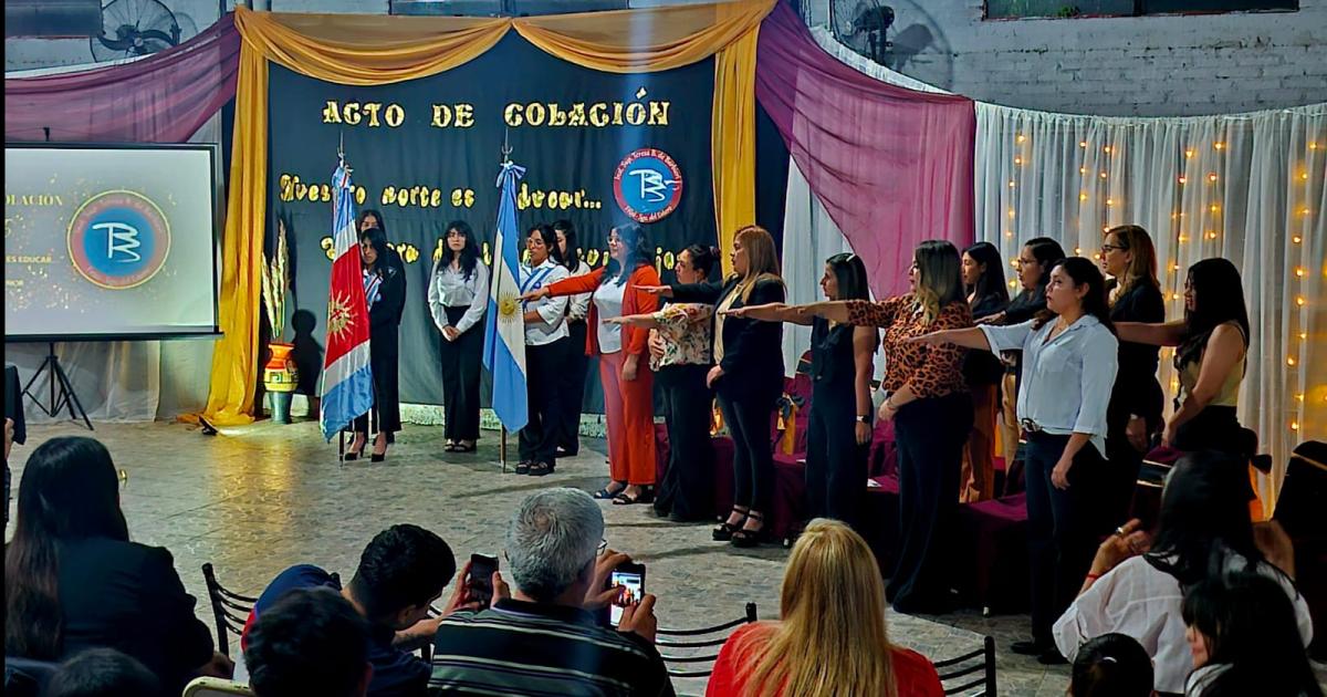 Emotiva colacioacuten de grado en el profesorado Teresa B de Barbieri