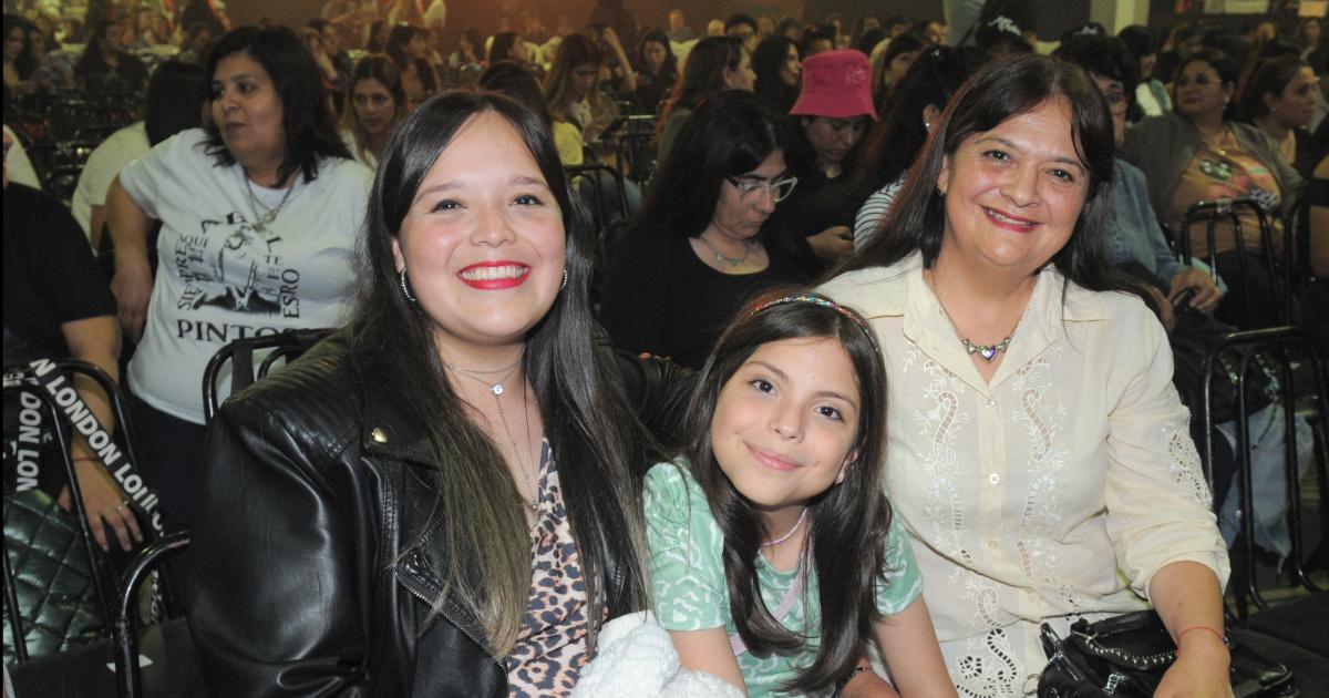 ABEL PINTOS DELEITOacute A LOS SANTIAGUENtildeOS