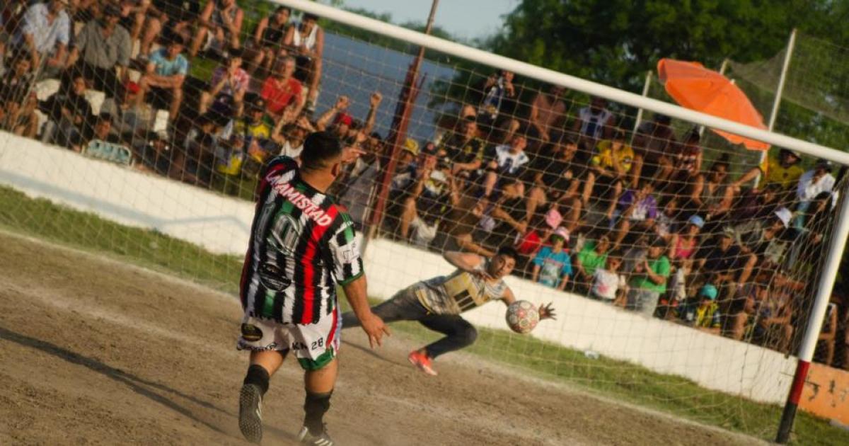 Mundial de Potreros- la fiesta santiaguentildea que dura 4 diacuteas y 4 noches