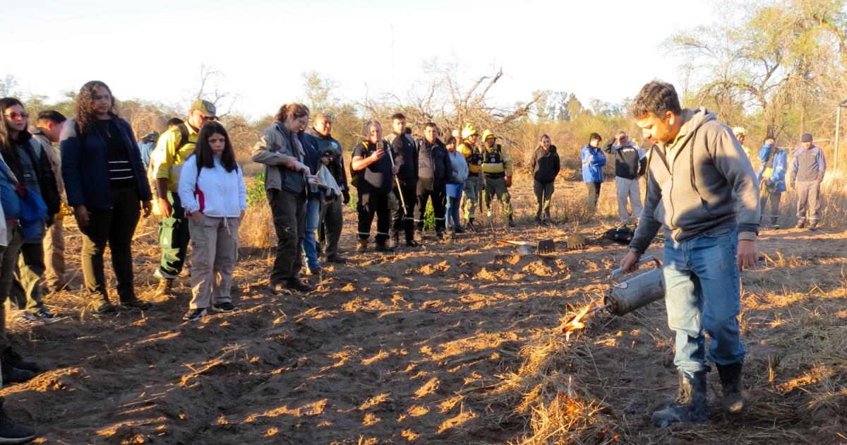 Capacitan a estudiantes de la Unse en prevencioacuten de incendios forestales