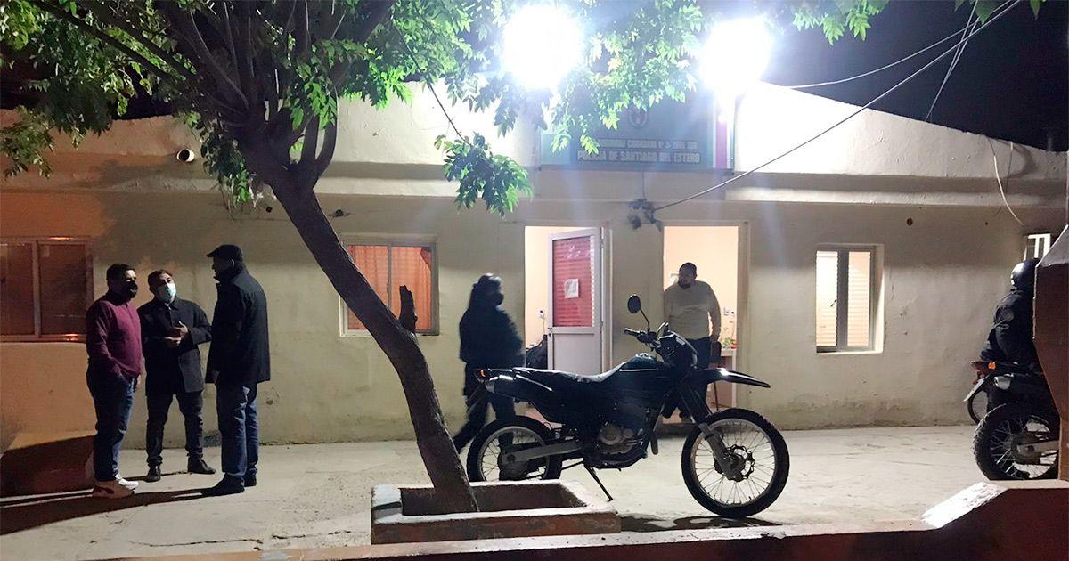 Automovilista chocoacute una camioneta estacionada