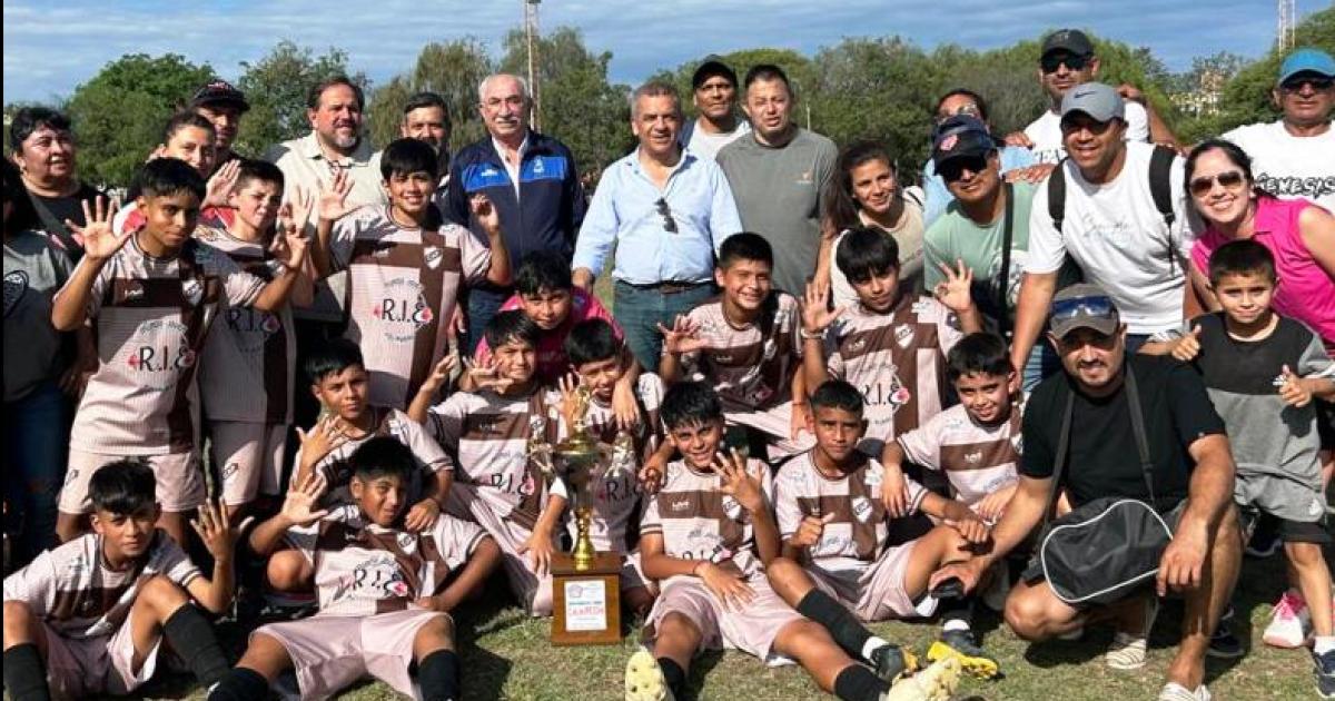 Platense de Antildeatuya se consagroacute campeoacuten provincial de la SUB-11