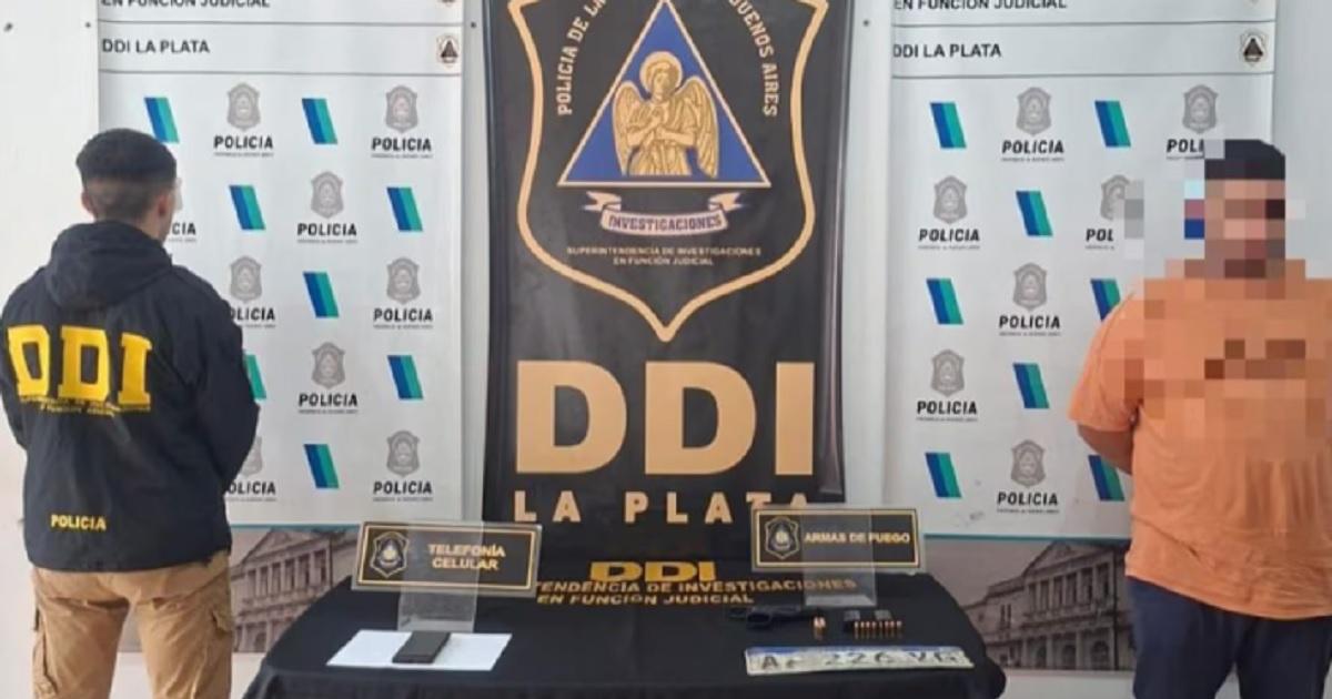 Policiacutea bonaerense detenido por secuestrar y abusar de una joven en La Plata