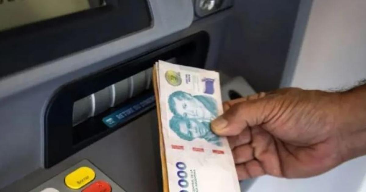 El martes 18 se acreditaraacute la segunda cuota del bono de fin de antildeo para empleados puacuteblicos provinciales