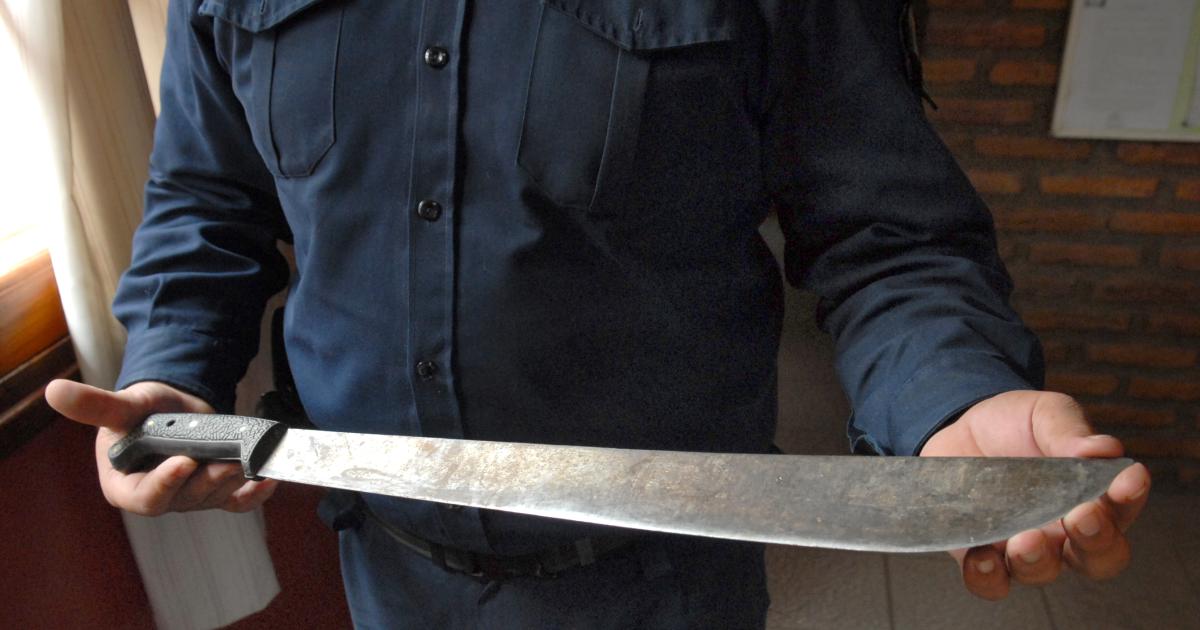 Bandentildeo habriacutea agredido a esposa con machete y lo sosegoacute un hijo