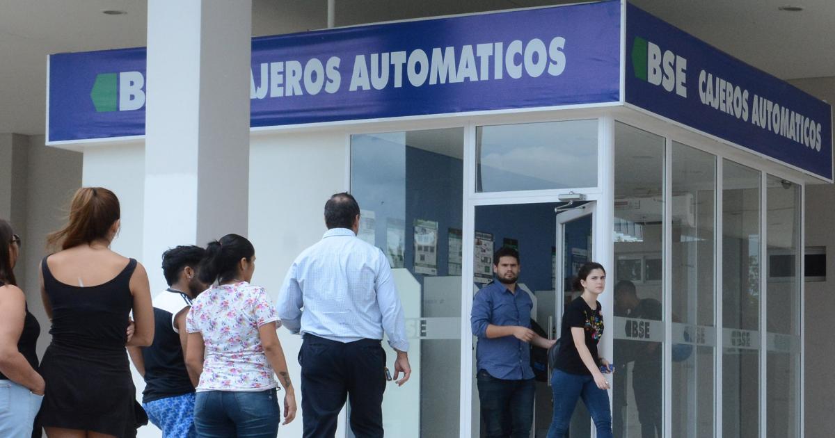 Provincia paga mantildeana la 2ordf parte del bono de fin de antildeo