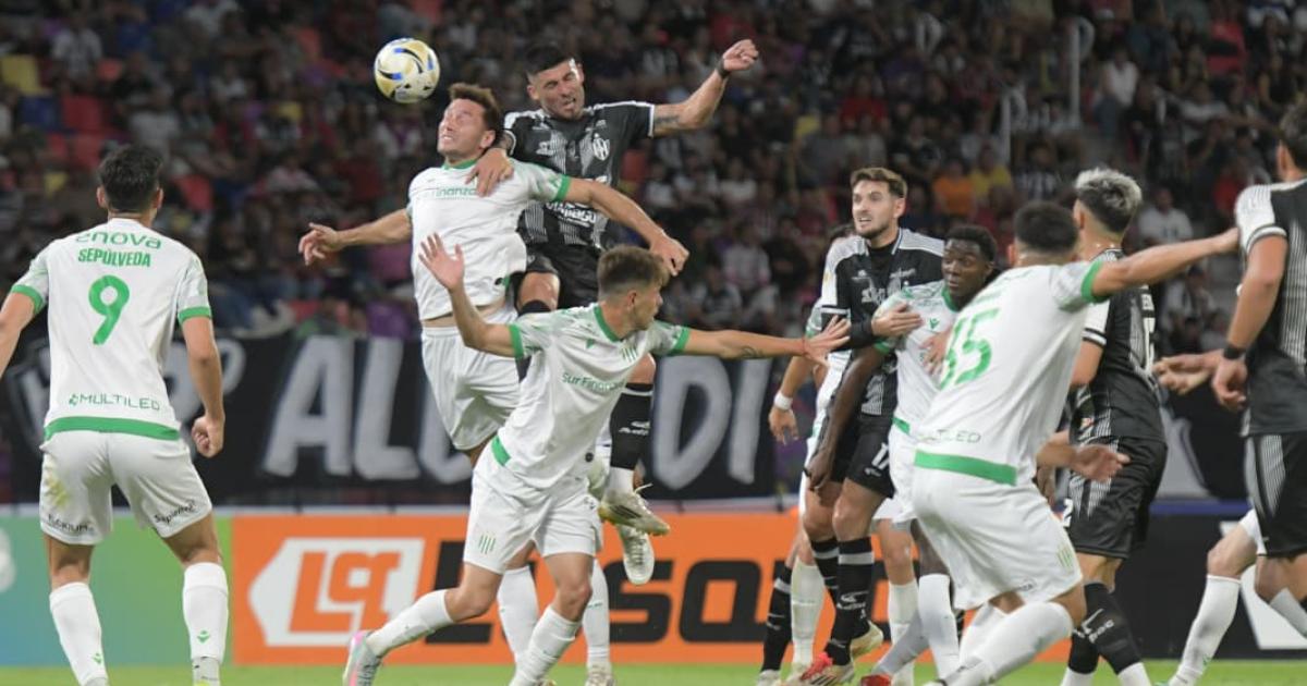 Central Coacuterdoba empatoacute ante Banfield y auacuten no se aseguroacute la localiacutea en octavos