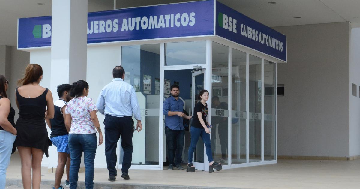 Provincia paga este martes la 2ordf parte del bono de fin de antildeo- iquestQueacute haraacuten los municipios