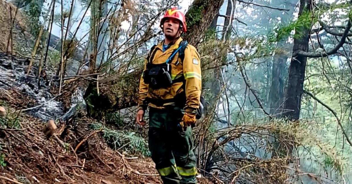 El fuego avanza en Epuyeacuten y El Bolsoacuten- maacutes de 160 hectaacutereas afectadas