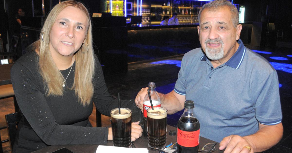 MUacuteSICA EN VIVO Y GASTRONOMIacuteA