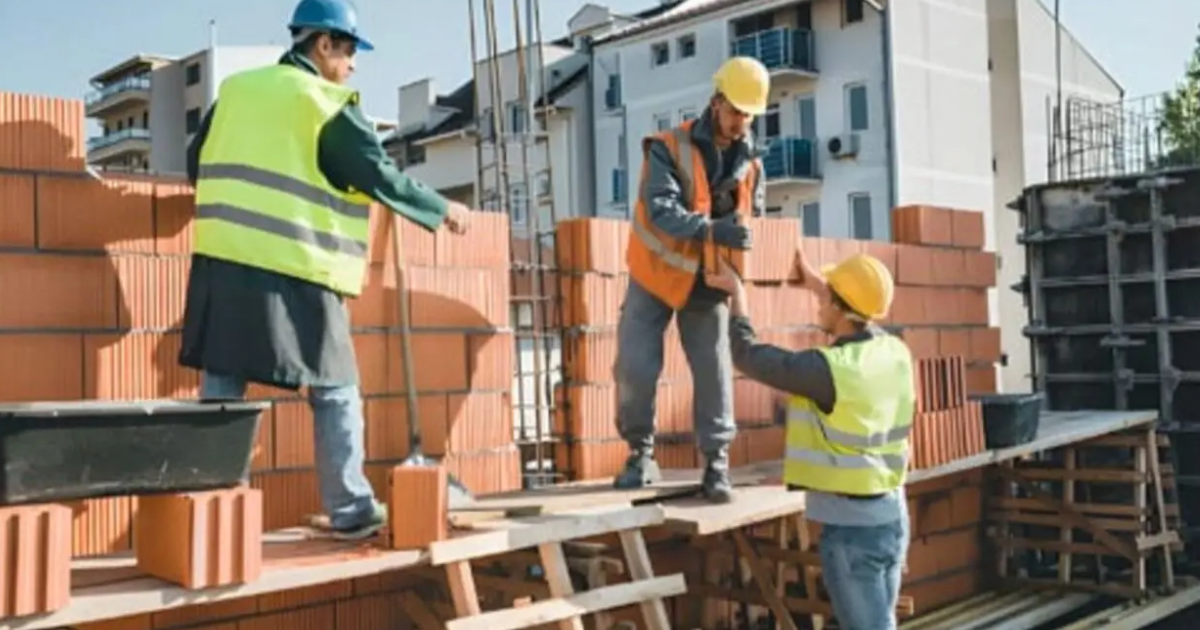 La UOCRA acordoacute nuevos aumentos salariales en la construccioacuten para noviembre y diciembre