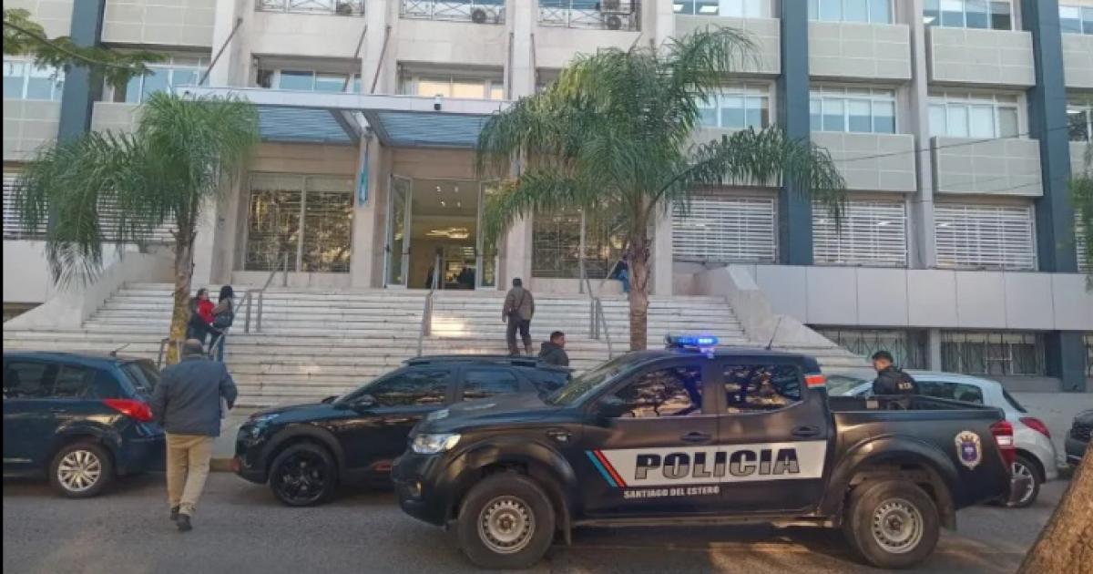 Depravado que violoacute a su hija y a sus dos sobrinas pasaraacute 15 antildeos preso