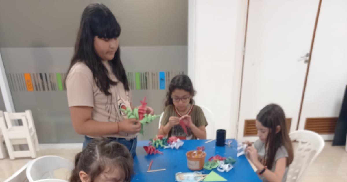 Hoy se dicta el Taller de Arte Un viaje al futuro destinado a los  nintildeos