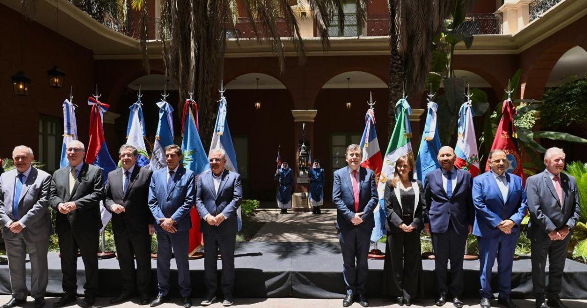 Los autoridades en la explanada del CCB (Foto- Daniel PérezEl Liberal)