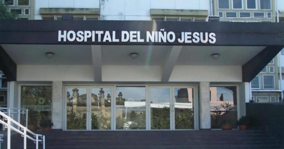 Una nintildea de 7 antildeos recibioacute un disparo en la cabeza y estaacute en estado criacutetico