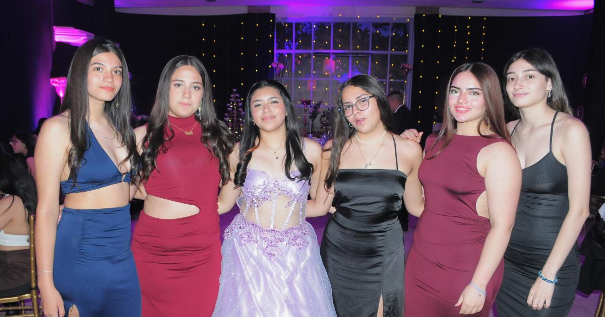 LA NOCHE SONtildeADA DE MARTINA CASTANtildeO 