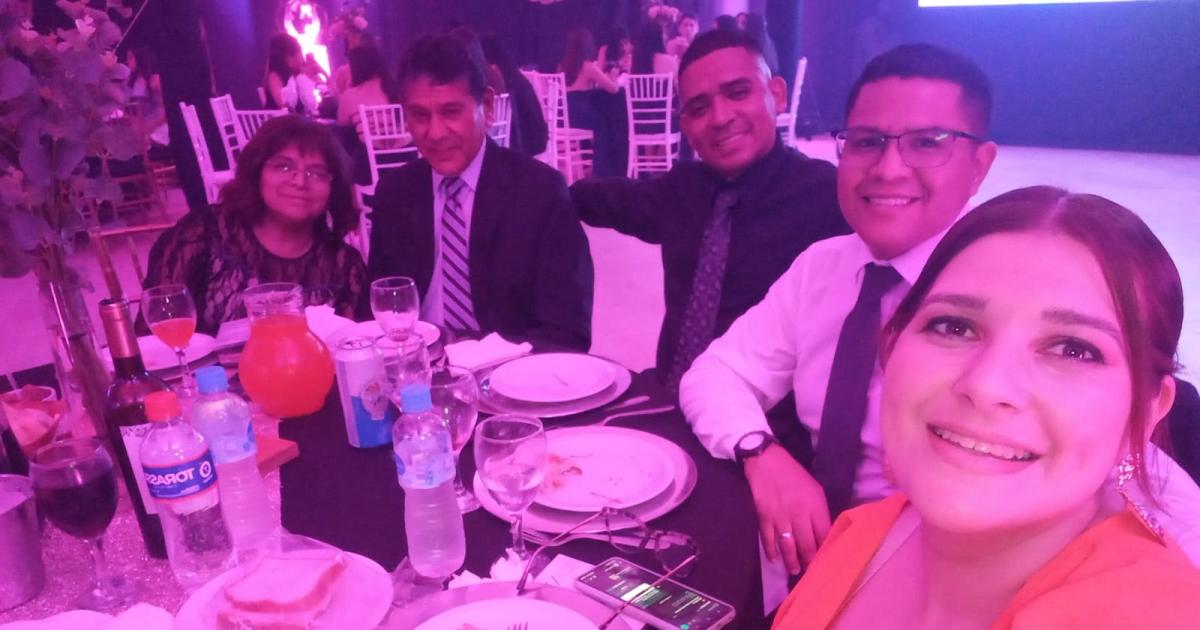 LA NOCHE SONtildeADA DE MARTINA CASTANtildeO 