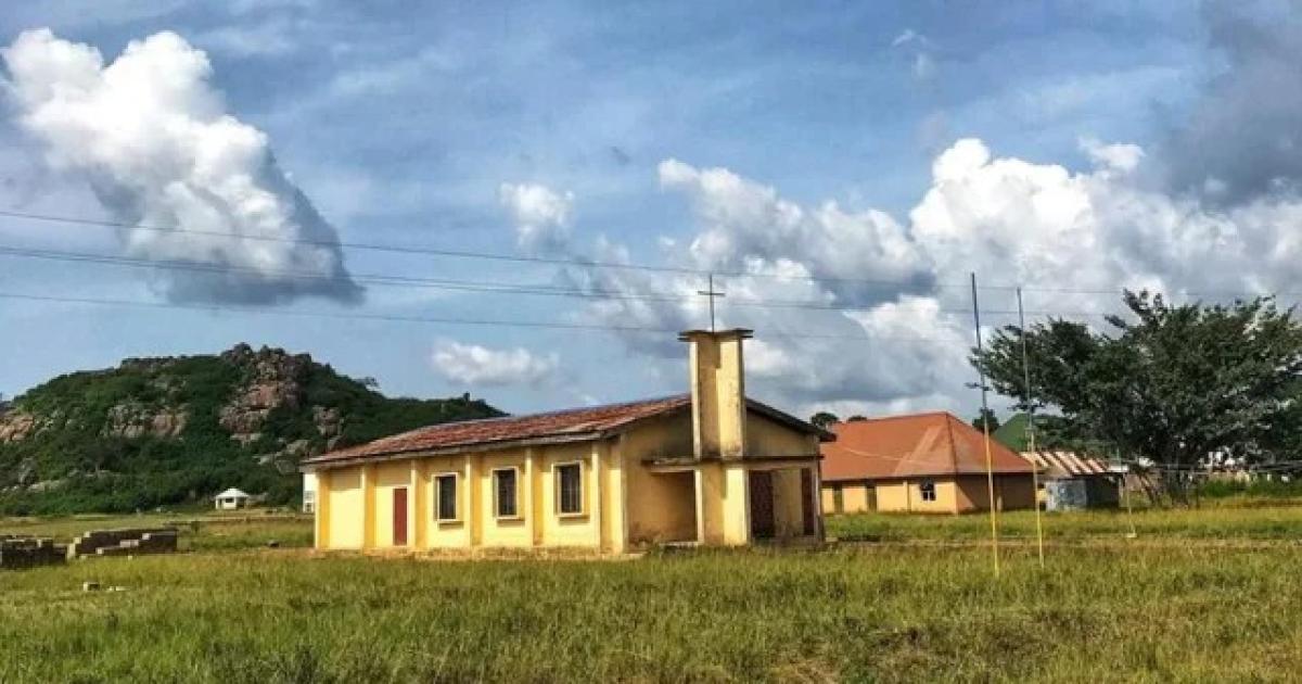 Maacutes de 300 estudiantes y docentes secuestrados en Nigeria