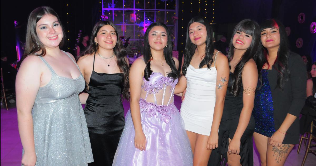 LA NOCHE SONtildeADA DE MARTINA CASTANtildeO 