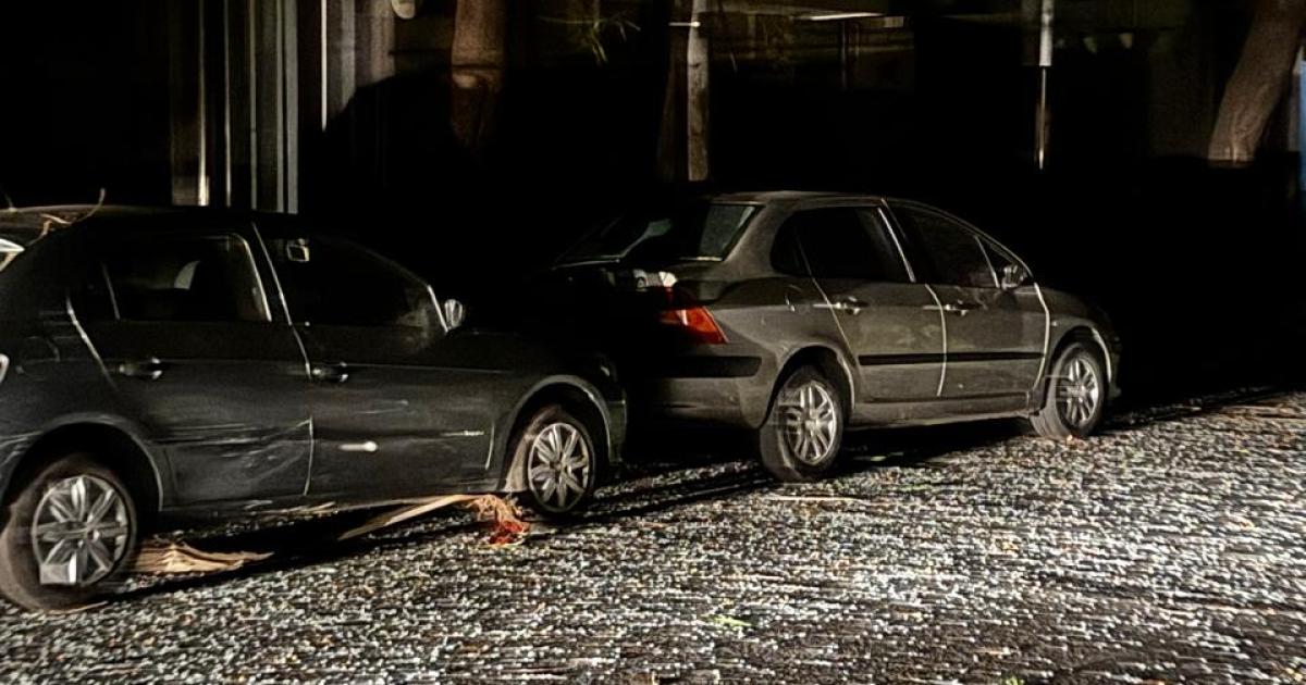 Vientos huracanados de maacutes de 100 kmh devastaron Santiago en plena madrugada