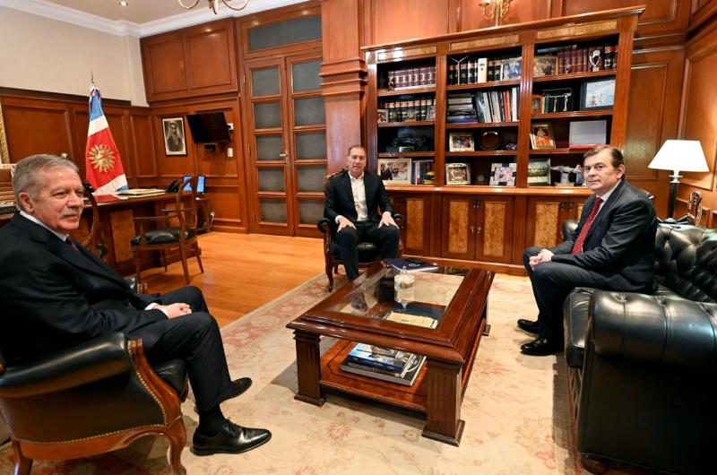 Zamora coincidioacute con Santilli en la importancia de aprobar el presupuesto pero que incorpore reclamos de provincias