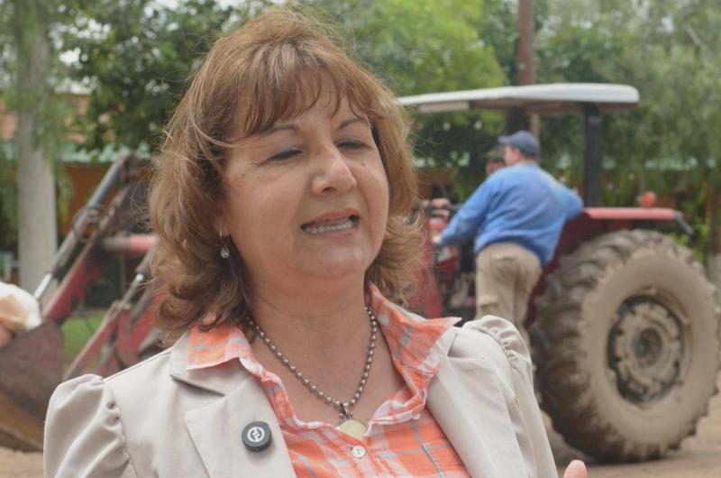 Nuestro jardiacuten interior estaacute lleno de flores iquesty tambieacuten de espinas