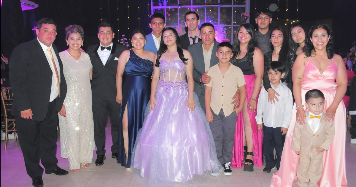 LA NOCHE SONtildeADA DE MARTINA CASTANtildeO 