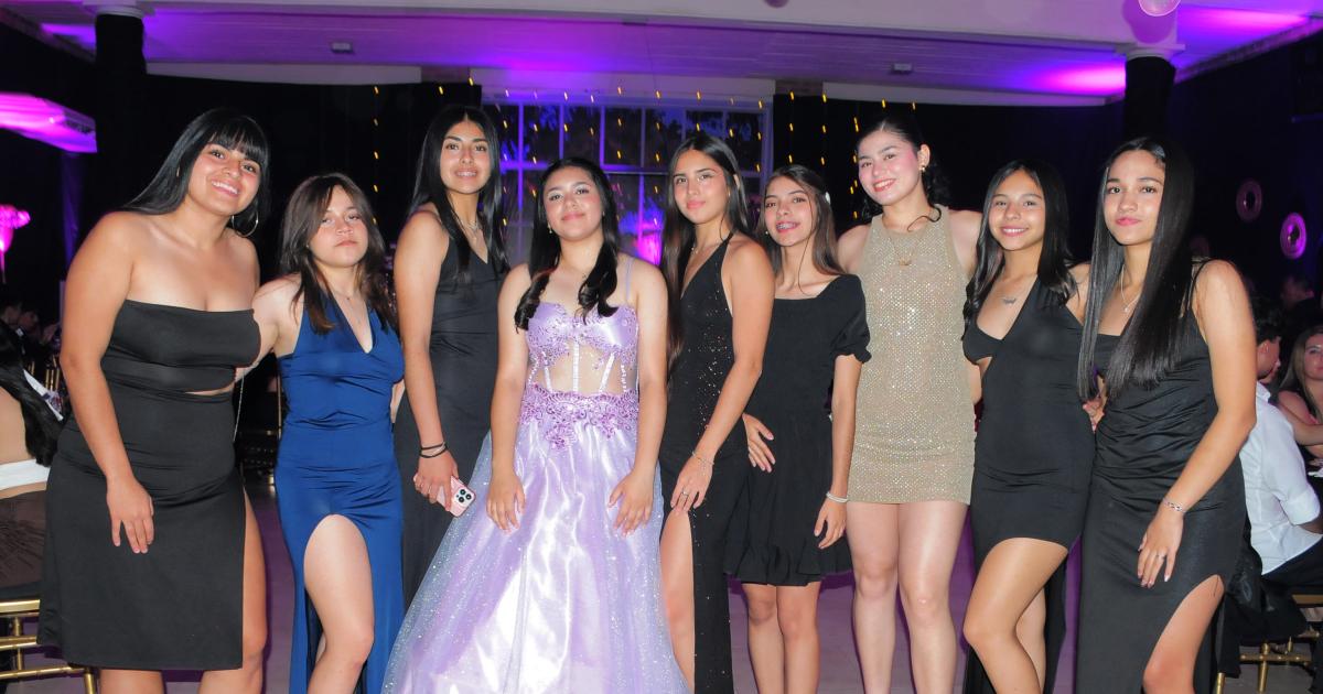 LA NOCHE SONtildeADA DE MARTINA CASTANtildeO 