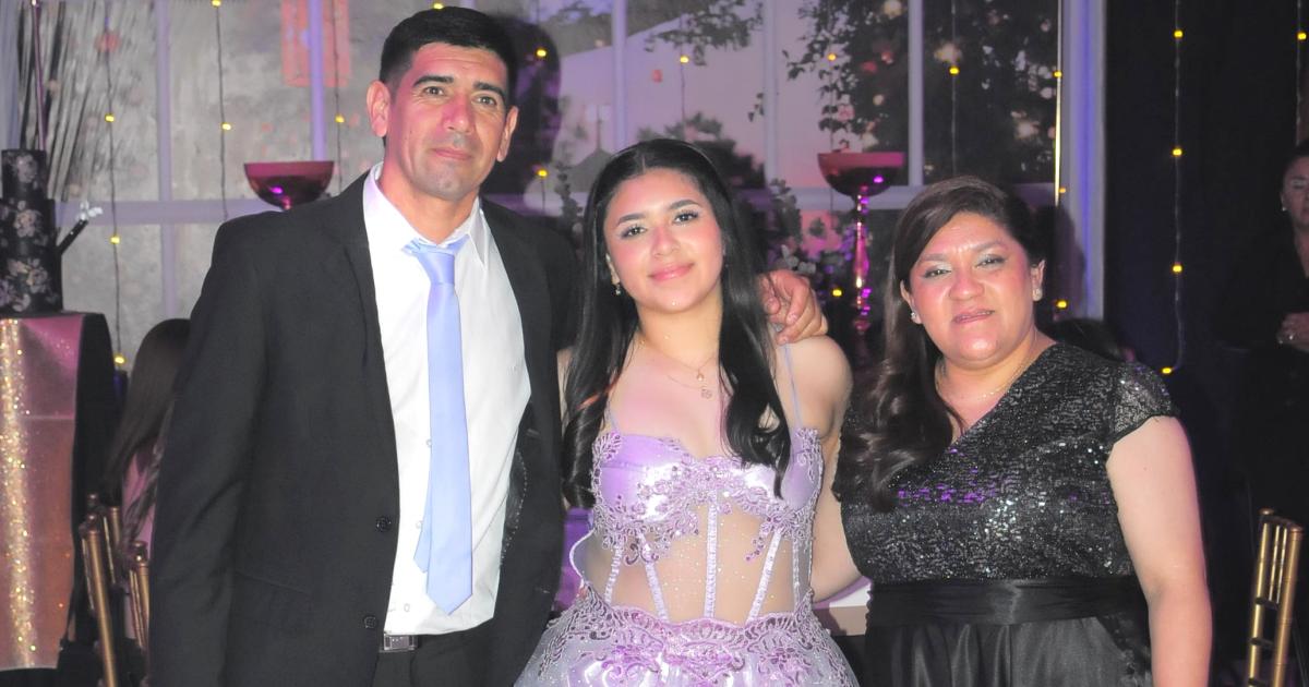 LA NOCHE SONtildeADA DE MARTINA CASTANtildeO 