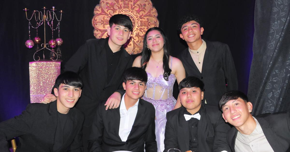 LA NOCHE SONtildeADA DE MARTINA CASTANtildeO 