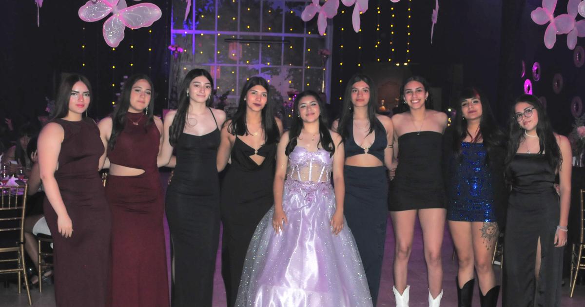 LA NOCHE SONtildeADA DE MARTINA CASTANtildeO 