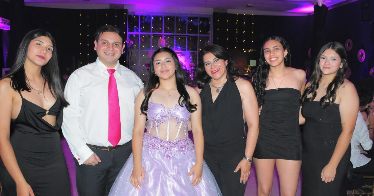 LA NOCHE SONtildeADA DE MARTINA CASTANtildeO 