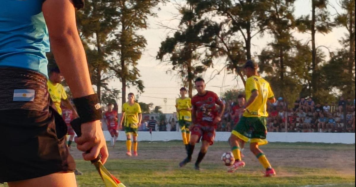 Aparecioacute el fuacutetbol en el Mundial de Potreros (segunda parte)