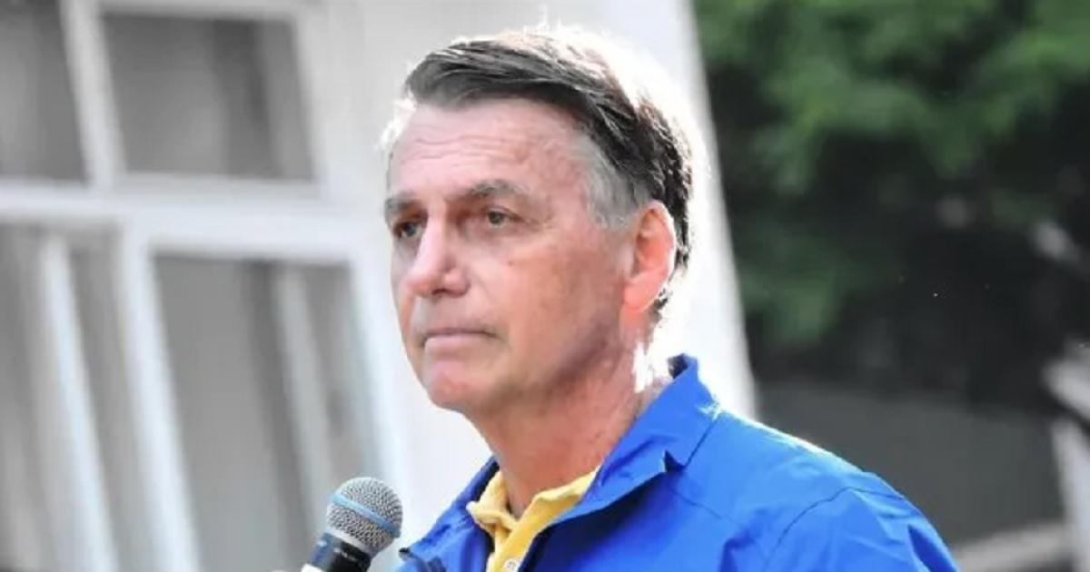 Bolsonaro admitioacute que intentoacute dantildear su tobillera electroacutenica por curiosidad