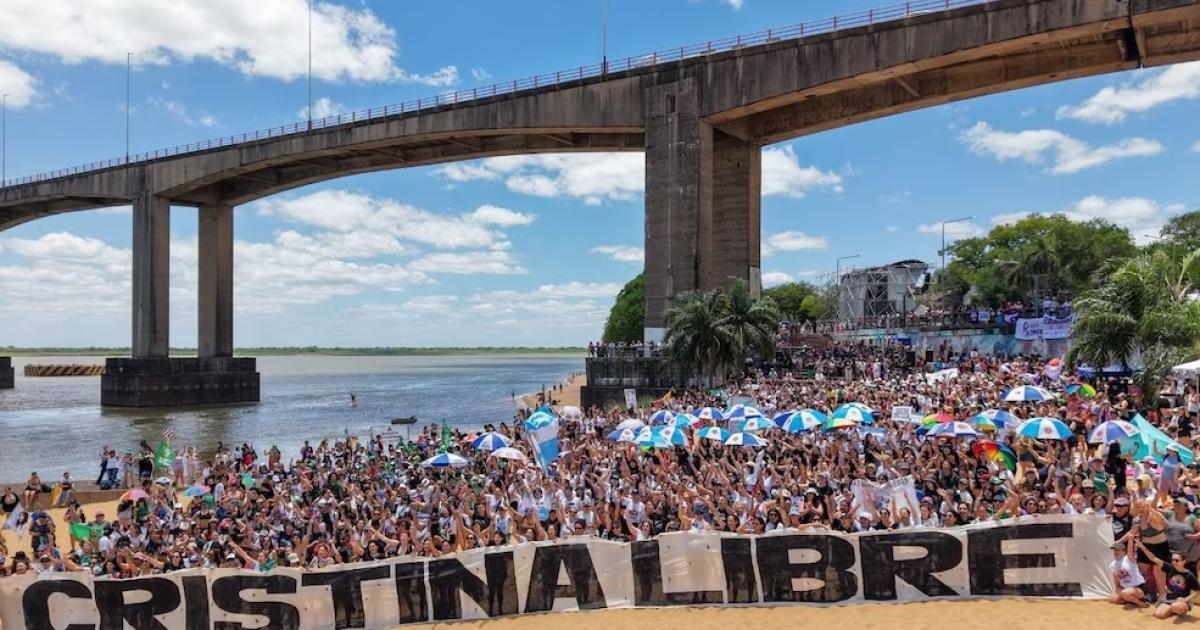 Cristina Kirchner- Mi prisioacuten es la metaacutefora de una Argentina en crisis