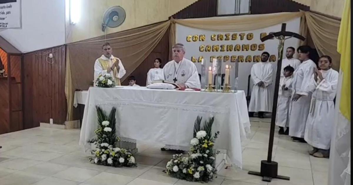 Con profunda emocioacuten y alegriacutea la comunidad de la parroquia Cristo Rey honroacute a su Patrono
