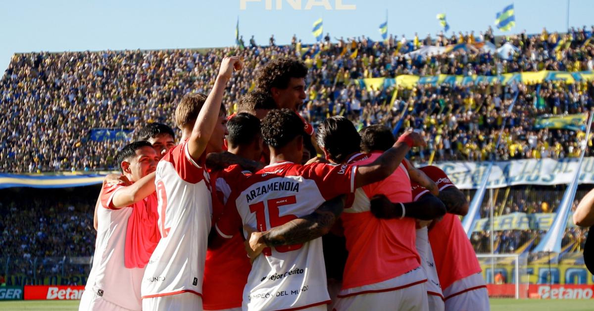 Estudiantes eliminoacute al campeoacuten de la tabla Anual y seraacute rival del Ferroviario