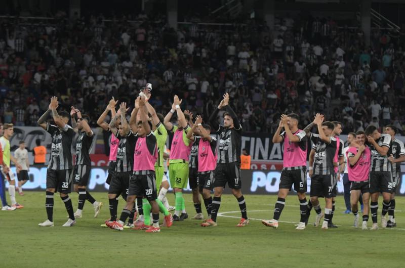 Central Coacuterdoba lo dio vuelta y se metioacute entre los ocho mejores