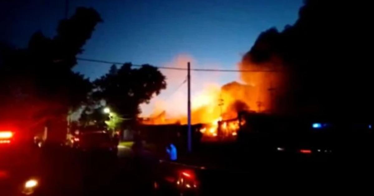 El incendio es en una fbrica de plsticos Foto- Agencia NA (captura)