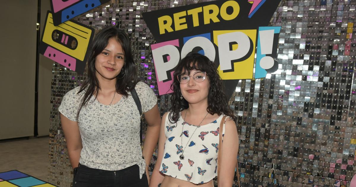 CONCIERTO RETRO POP EN EL FOacuteRUM