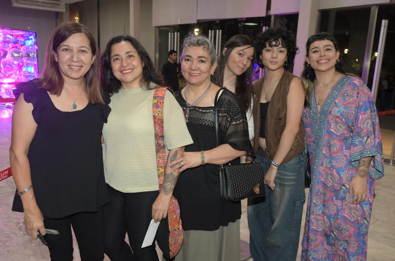 CONCIERTO RETRO POP EN EL FOacuteRUM