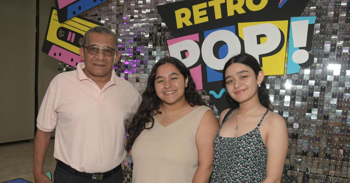 CONCIERTO RETRO POP EN EL FOacuteRUM